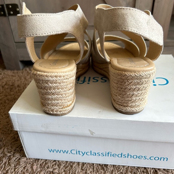 Wedges - Picture 4 of 7